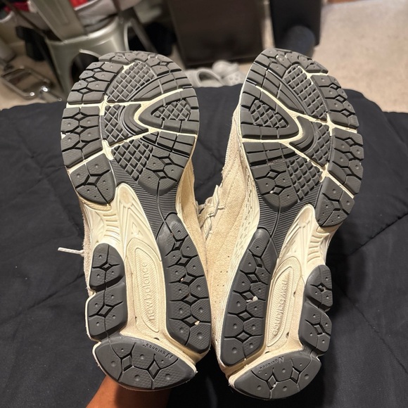 New Balance 2002R Khaki - Picture 5 of 5